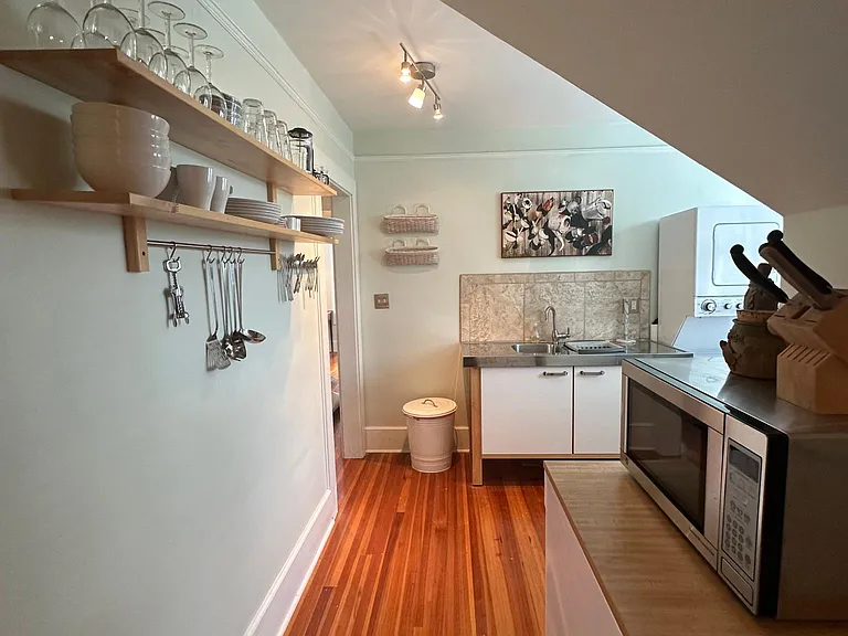 12 E Earle St #A — Photo 15