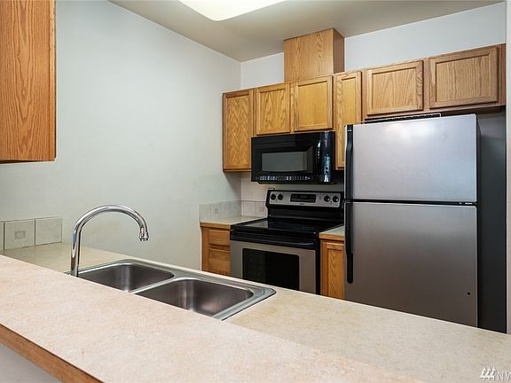 4th image of 11424 1st Ave S Unit 302