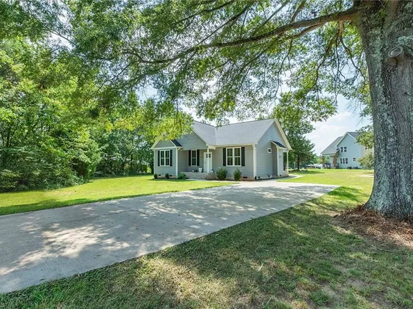 1834 Tall Pines Rd, Lexington, NC 27295