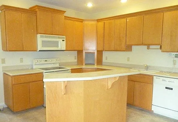 94 N Main St #B — Photo 10