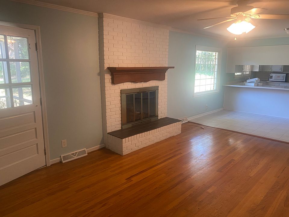 2nd image of 218 Crepe Myrtle Ct