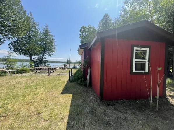 38913 S McKenzie Point Rd, Drummond Island, MI 49726