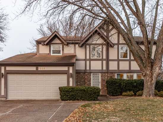1265 Devonshire Rd, Buffalo Grove, IL 60089