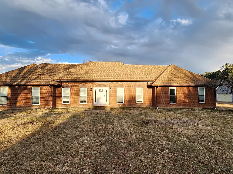 408 Commodore Dr #A — Photo 1