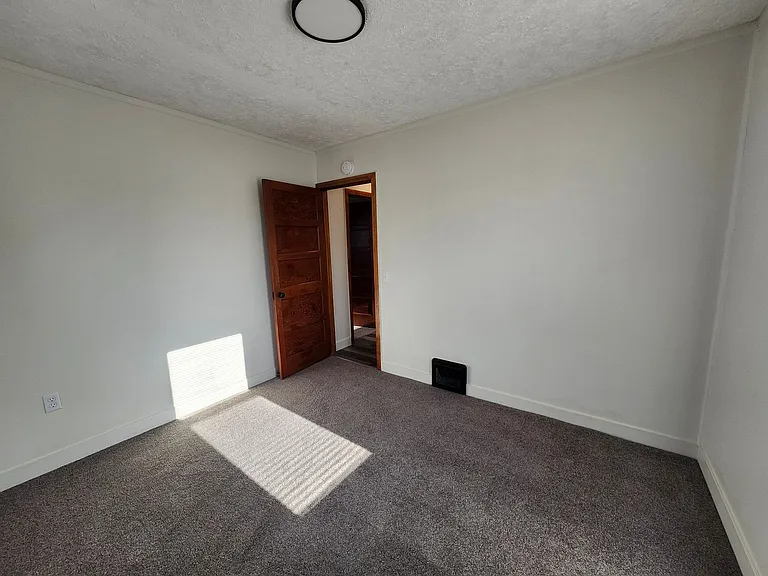 1500 Thayer Dr — Photo 23