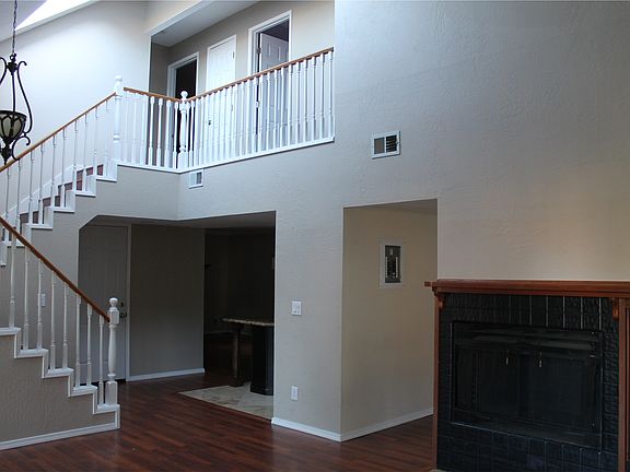 3rd image of 147 Boyle Dr