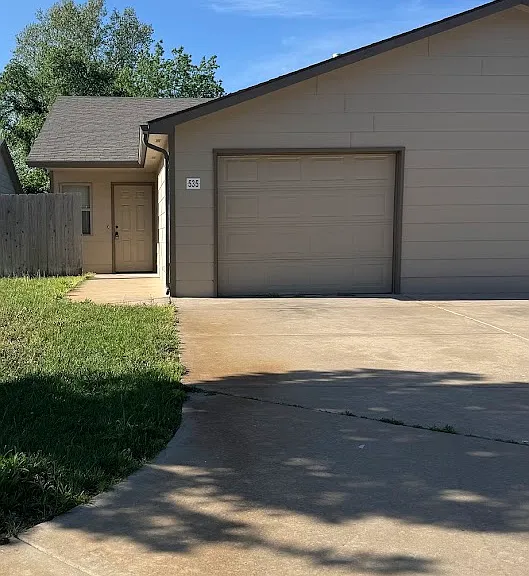 535 W Meadow Creek Cir — Photo 1