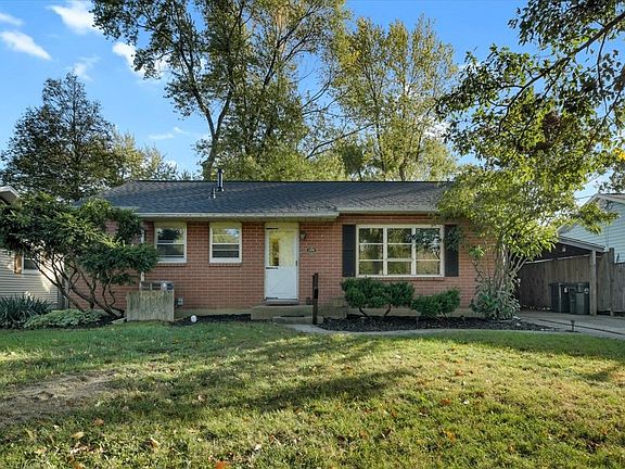 2nd image of 1209 E Fairlawn Dr