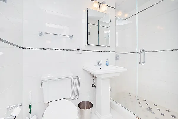 Rented by Keller Williams NYC | media 22