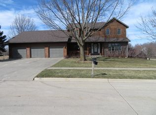 903 W Southridge Rd, Marshalltown, IA 50158