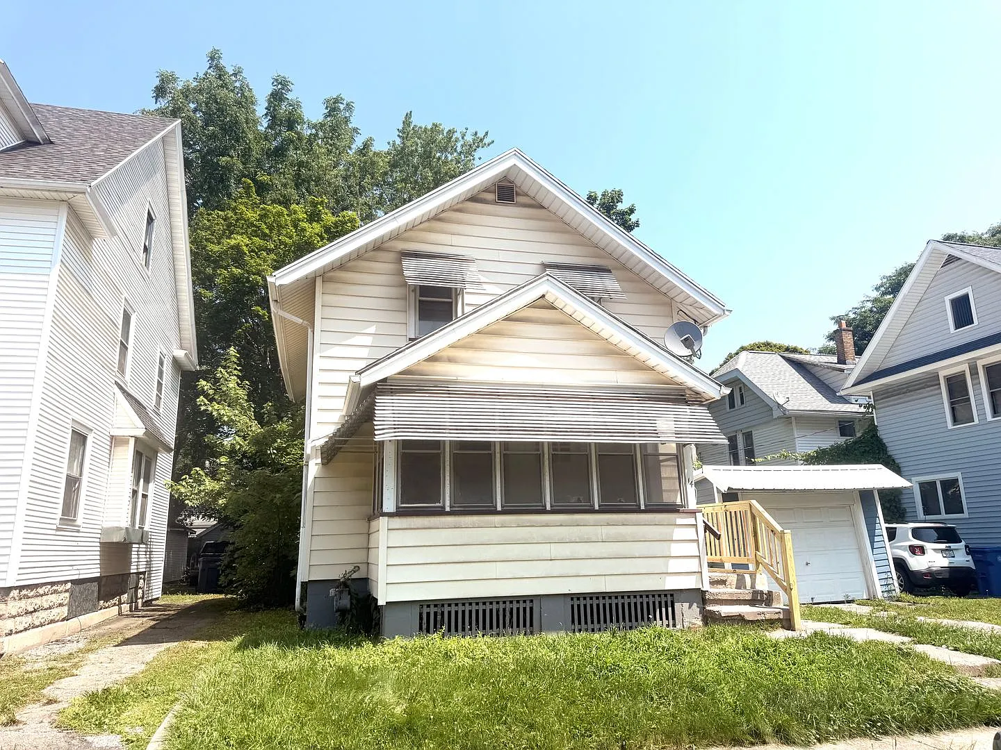 The Cutest 3 Bedrooms Single Home !! 1st Floor Bedroom — Photo 2