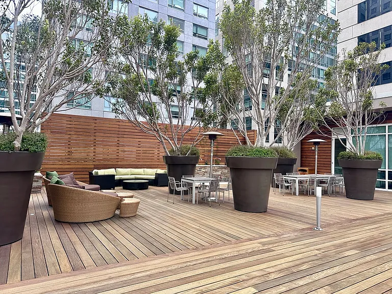 1160 Mission St #909 — Photo 16