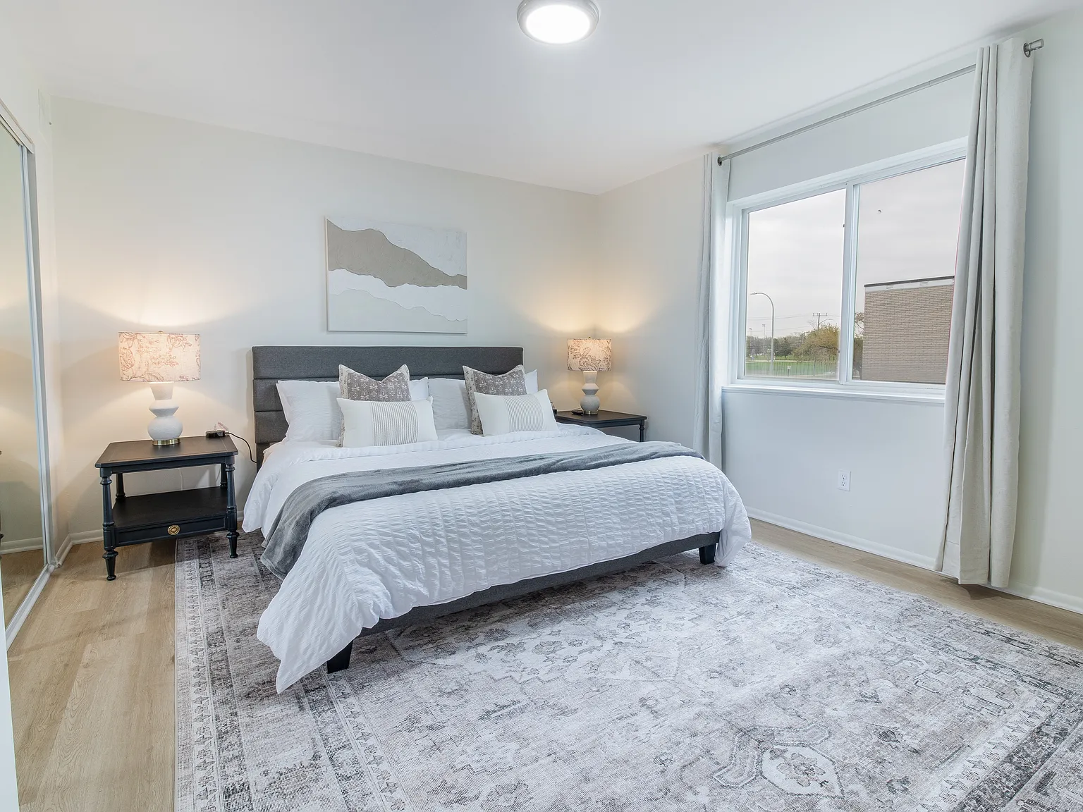 1 bed, 750 sqft, $3,500 — Photo 2
