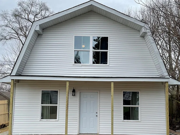 Front view of property