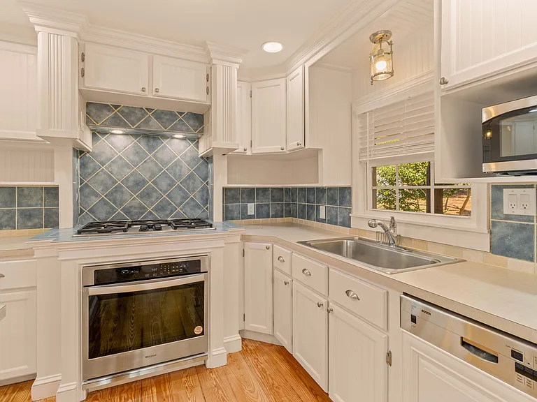 118 Revere Dr — Photo 8