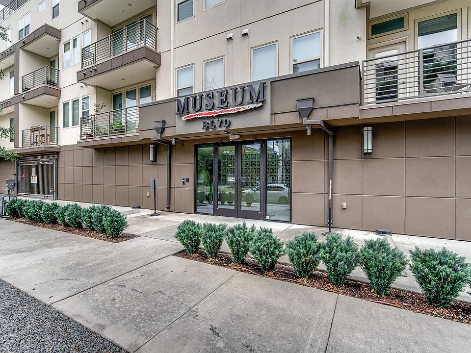 4819 Caroline St #308