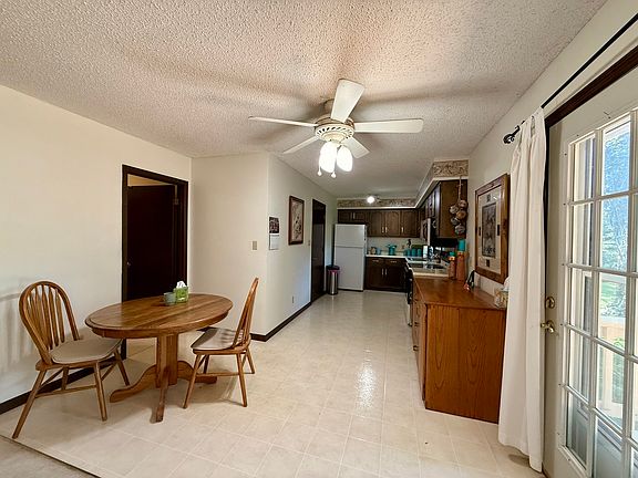 5th image of 14 Bradley Ct
