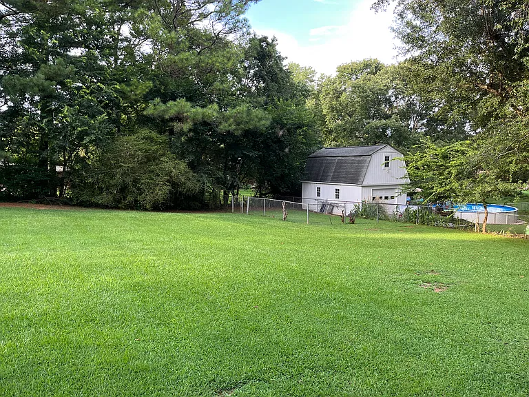 18 Oakdale Dr — Photo 13