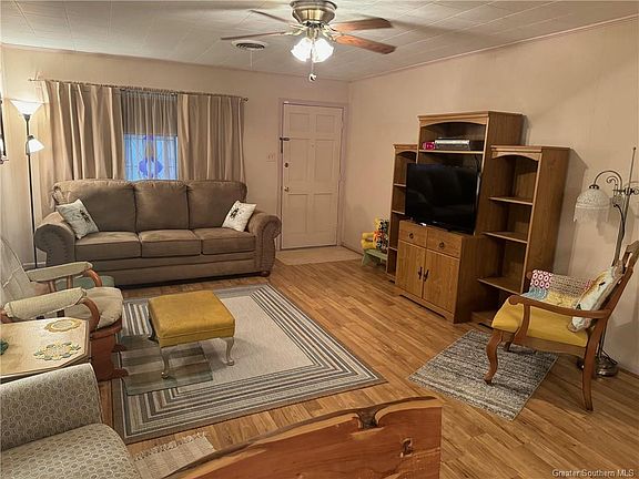 4th image of 1014 W Academy Ave