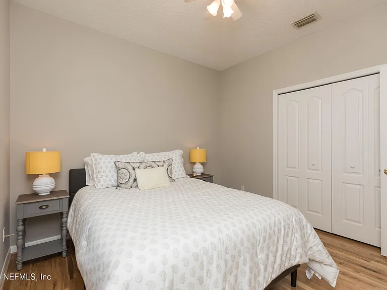 212 Island Green Dr — Photo 9