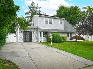 44 Timber Ln, Levittown, NY 11756