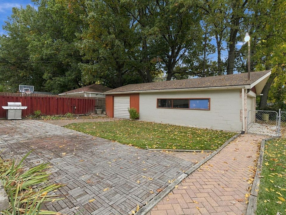 36208 Weideman St, photo 26