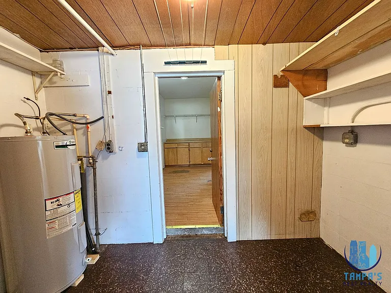 2302 Burns St — Photo 17