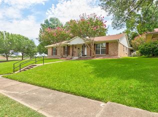 2300 Northview Dr, Mesquite, TX 75150