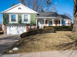 7914 Sycamore Dr, Lincoln, NE 68506