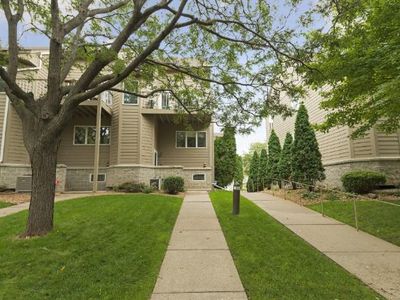 2836 Kenwood Isles Dr #2836, Minneapolis, MN, 55408