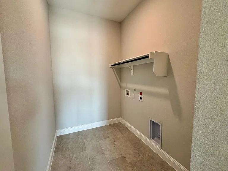 2930 Eleanor Dr — Photo 13