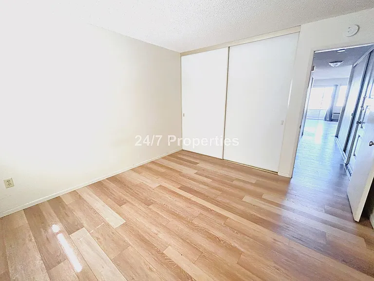 2320 SW Cactus Dr #2 — Photo 6
