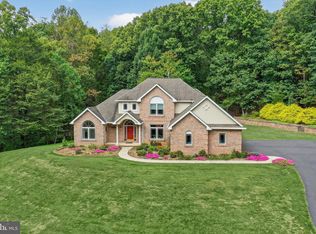 70 Joy Dr, Birdsboro, PA 19508