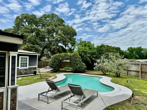 407 Newcastle Dr, Fort Walton Beach, FL 32547