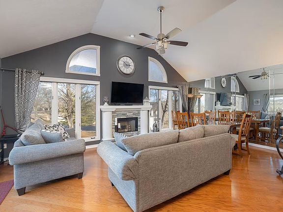 3rd image of 147 Grandview Drive #4 BLDG 32
