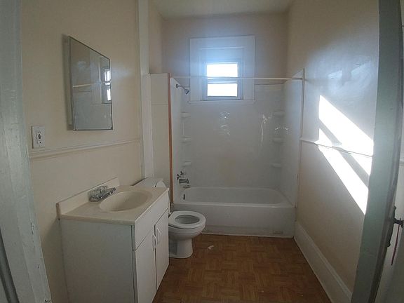 4th image of 753 Leonard St #B