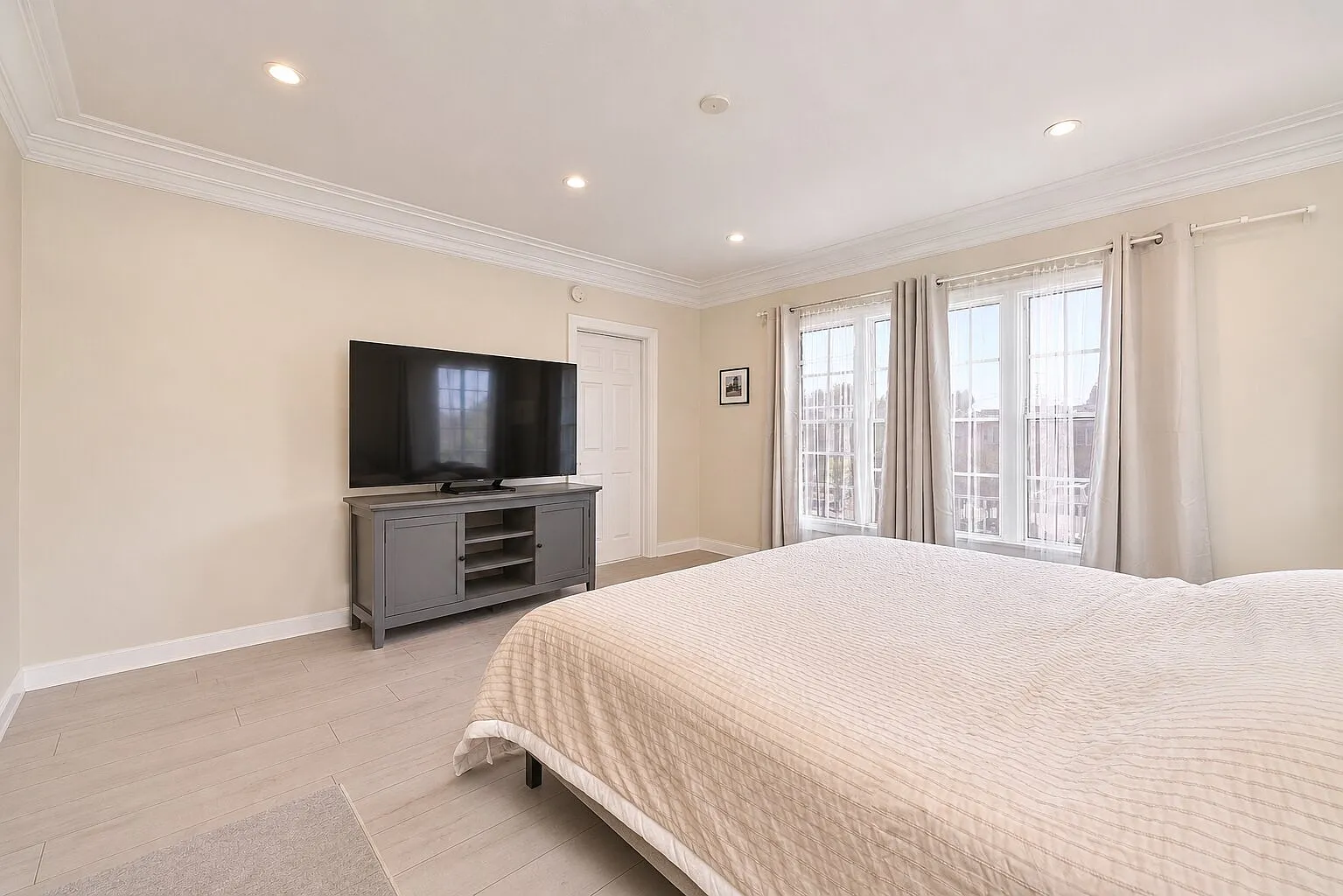 3 bed, 1500 sqft, $3,200 — Photo 4
