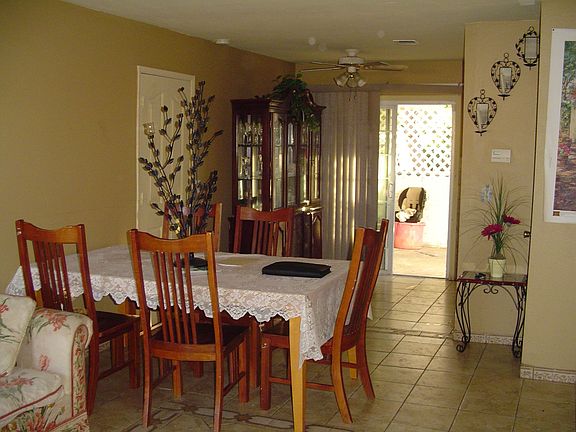 Tile flrooing throughout