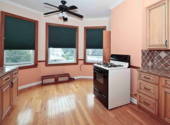 5th image of 296 Summit Ave Unit 2
