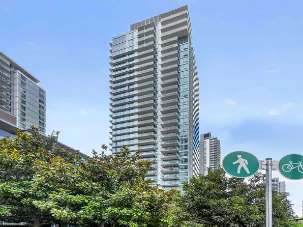 8131 Nunavut Ln #2206, Vancouver, BC V5X 0E2
