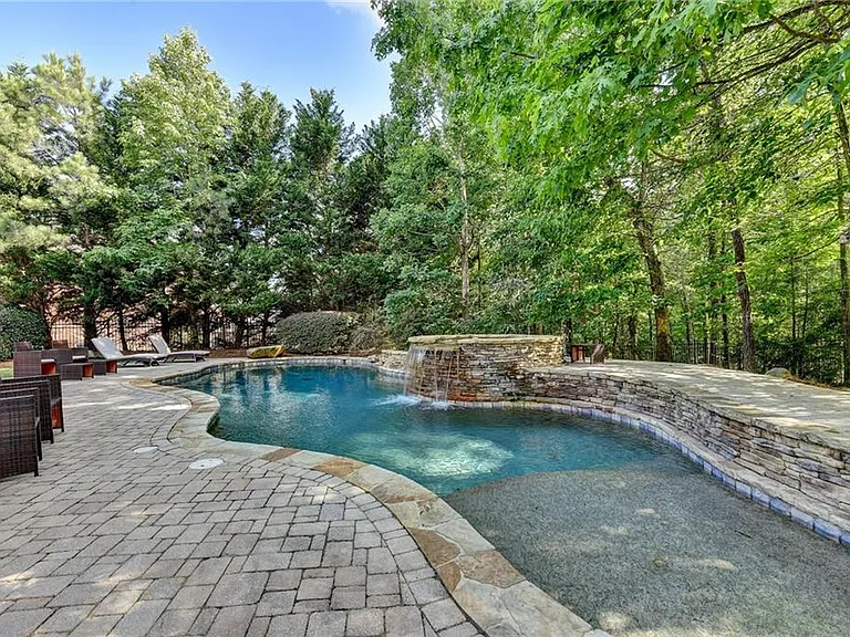 11037 Estates Cir — Photo 3