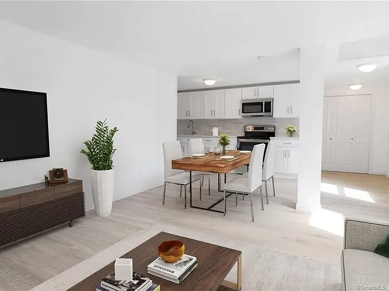 33 William St #3 — Photo 3