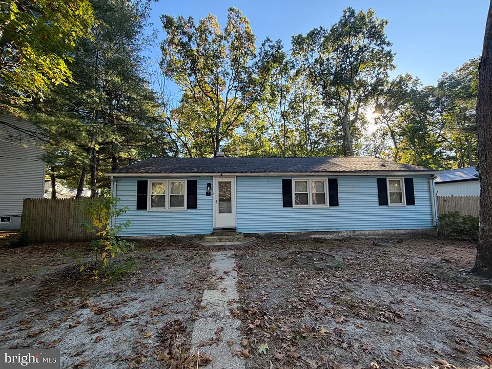 7 Lilac St