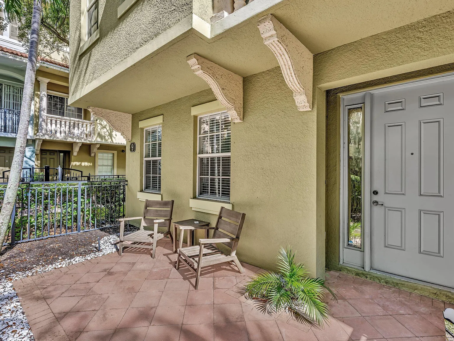 4 bed, 3.5 bath, 2383 sqft, $4,300 — Photo 3