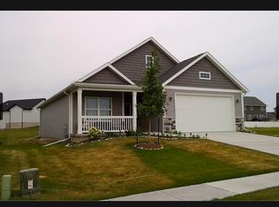 5320 Addyson Dr, Bettendorf, IA 52722