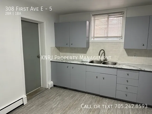 308 1st Ave E #5 — Photo 6
