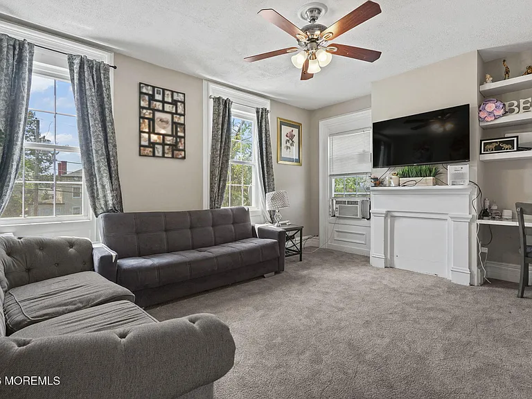 103 Main St #UPSTAIRS — Photo 12