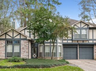 26 N Drifting Leaf Ct, Spring, TX 77380