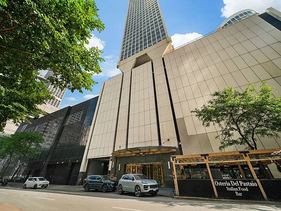 2nd image of 111 E Chestnut St APT 30G