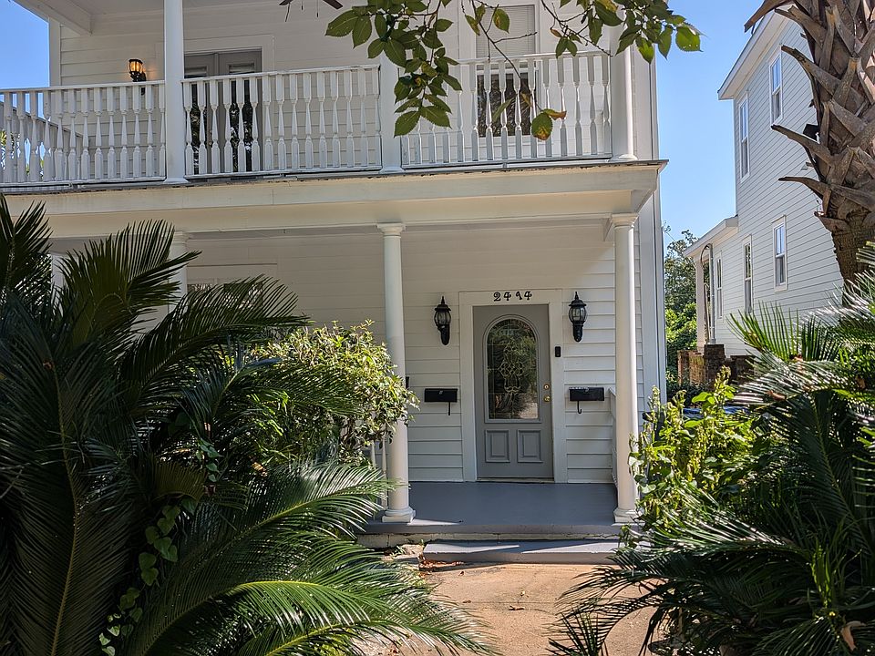 view to front entrance